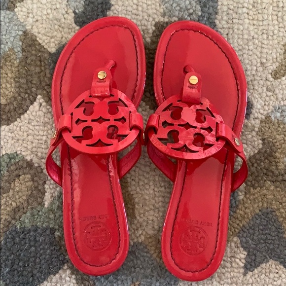 red tory burch flip flops